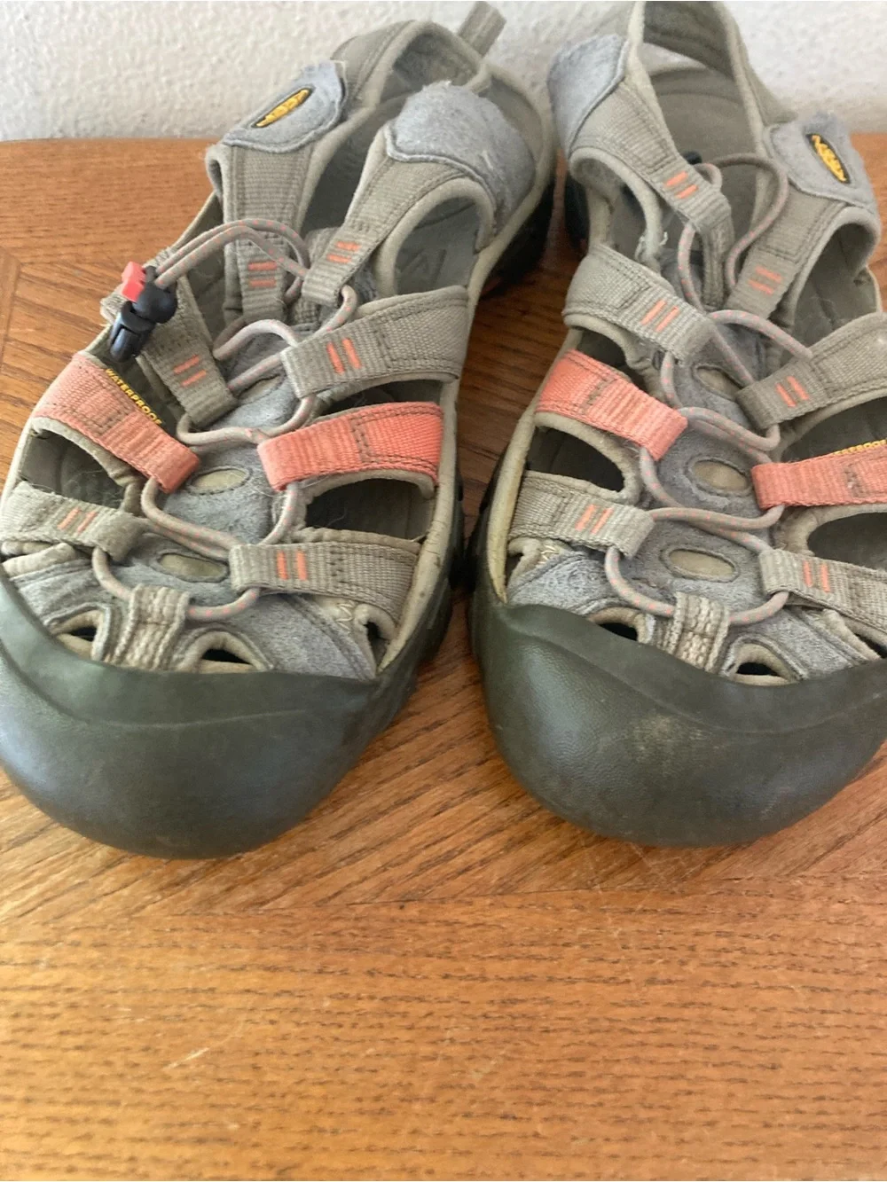 Keen men’s gray